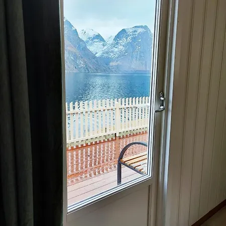 Visit 3* Undredal