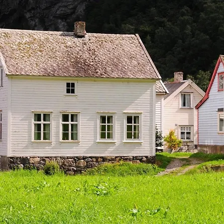 Visit Undredal